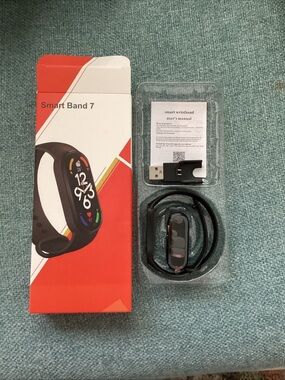 Black Fitness Tracker -